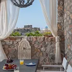 Villa Black Gem - Private Heated Jacuzzi & Caldera View *