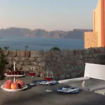 Villa Black Gem - Private Heated Jacuzzi & Caldera View