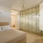 Villa Black Gem - Private Heated Jacuzzi & Caldera View *