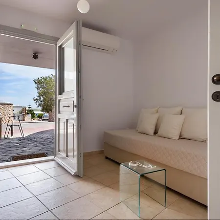 Red Cliff Santorini - Volcano View & Jacuzzi Villa *