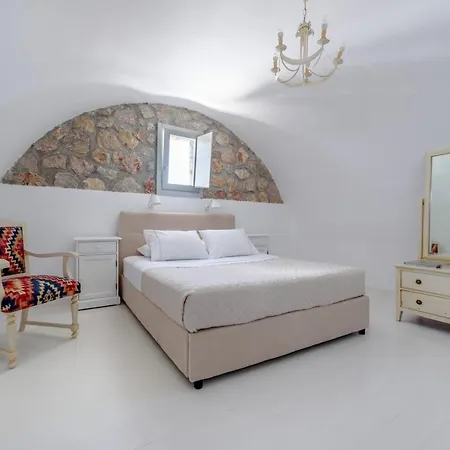 Red Cliff Santorini - Volcano View & Jacuzzi Villa *