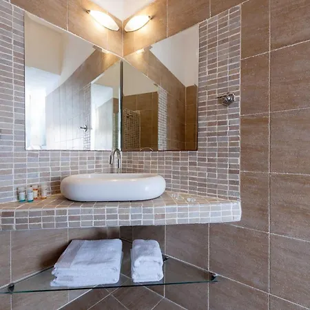 Black Gem - Private Heated Jacuzzi & Caldera View