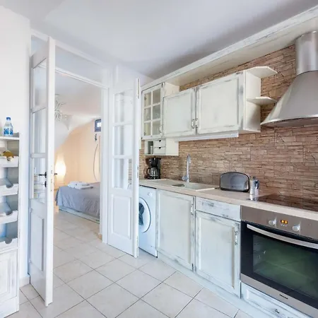 Red Cliff Santorini - Volcano View & Jacuzzi Akrotírion