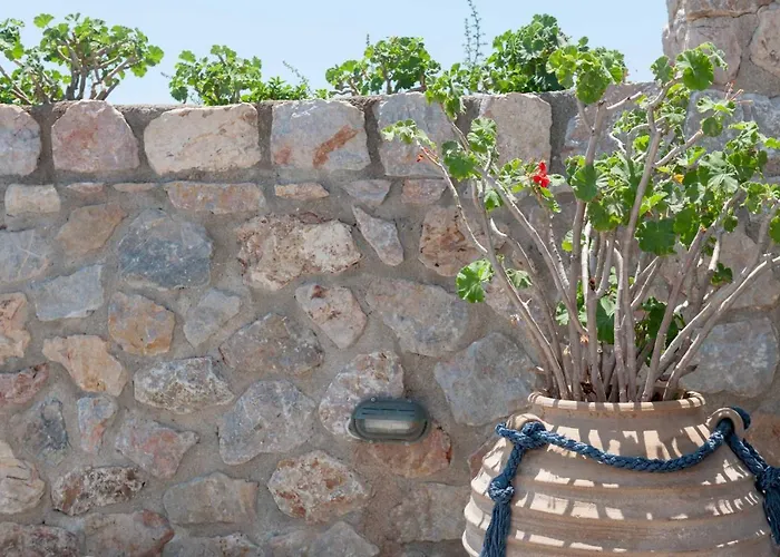 Black Gem Villa - Private Heated Jacuzzi & Caldera View Villa *