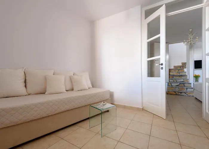 Black Gem Villa - Private Heated Jacuzzi & Caldera View Villa Akrotírion