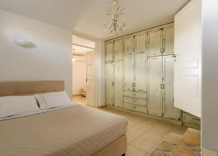 Villa Black Gem Villa - Private Heated Jacuzzi & Caldera View *