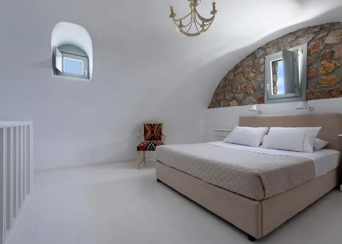 Red Cliff Santorini - Volcano View & Jacuzzi 别墅 Akrotírion