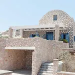 Villa Black Gem - Private Heated Jacuzzi & Caldera View