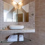 Black Gem - Private Heated Jacuzzi & Caldera View