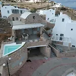 Villa Black Gem - Private Heated Jacuzzi & Caldera View